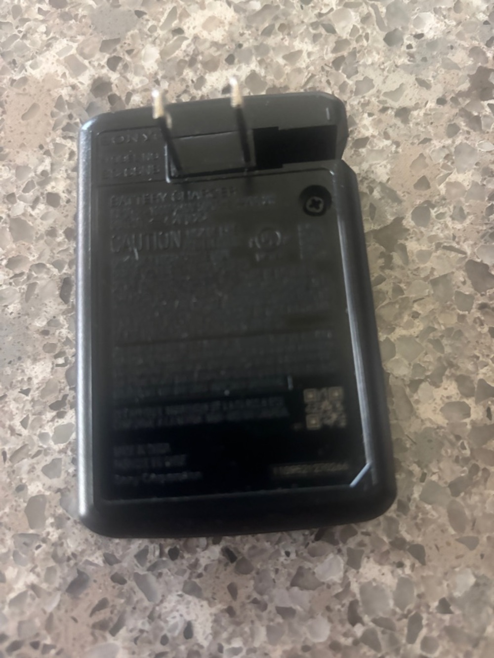 Sony rechargeable NP-BN1 Battery with wall charger - Picture 4 of 5